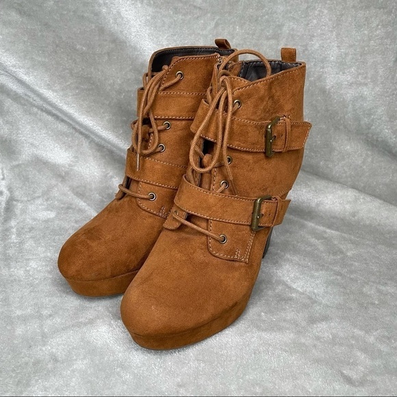Report Stacked Heel Lace Up Bootie Double Buckle Cognac Faux Suede Size 8.5 - Picture 3 of 11